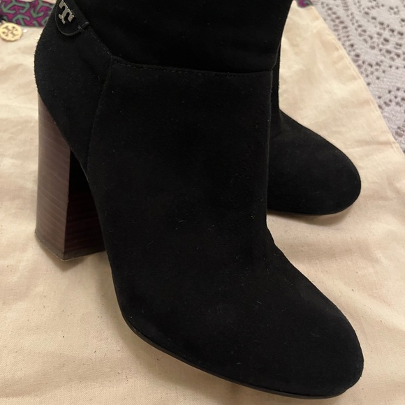 Tory Burch Fulton black suede ankle boots booties size 8 - Picture 12 of 13